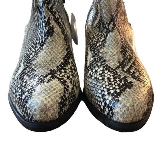 Blondo Waterproof Leather Snakeskin Print Ankle Boot 7 NWT - Picture 13 of 16